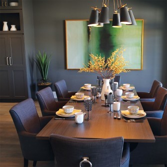 Modern Luxury Dining Room in Brampton